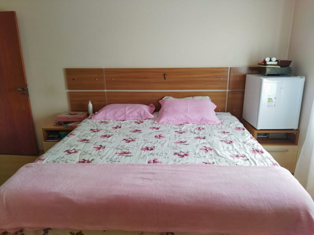 Casa com 4 quartos (4 suítes) com edícula à venda em condomínio em Louveira – 400 m²