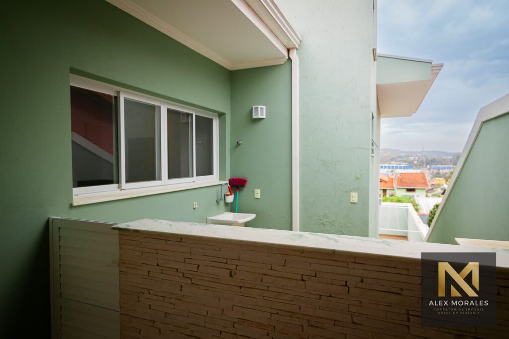 Casa à venda em Condomínio de Louveira, com 4 dormitórios sendo 2 suítes e toda mobiliada