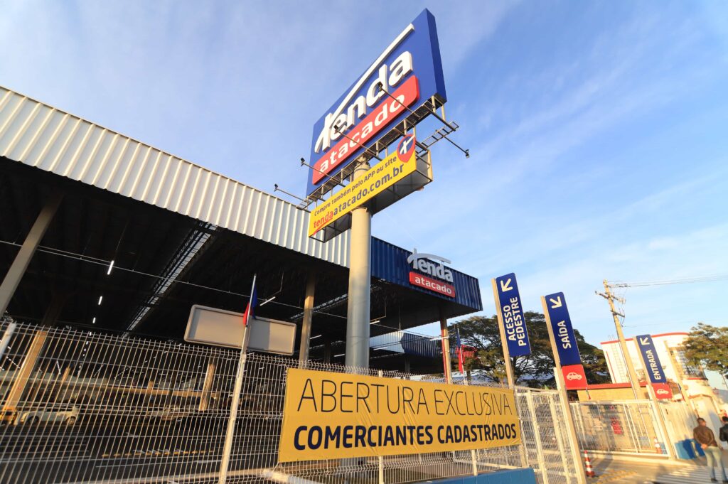 Tenda Atacado faz inauguração exclusiva para comerciantes de Vinhedo