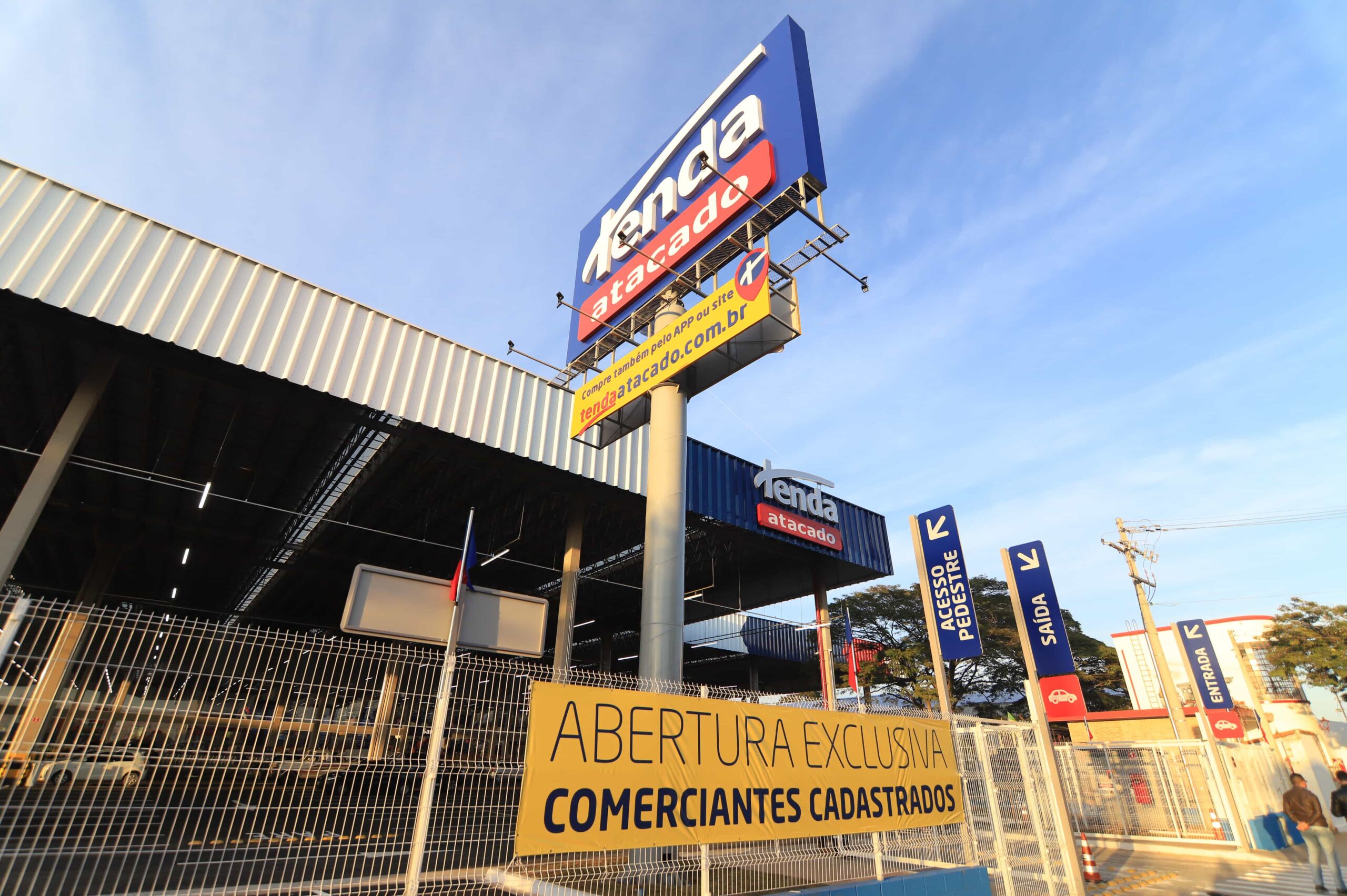 Tenda Atacado faz inauguração exclusiva para comerciantes de Vinhedo