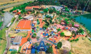 Hopi Hari abre 20 novas vagas de emprego para atendente de operações