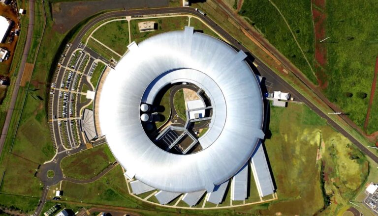 Evento gratuito "Ciência Aberta 2023" do CNPEM oferece visita ao acelerador de partículas Sirius
