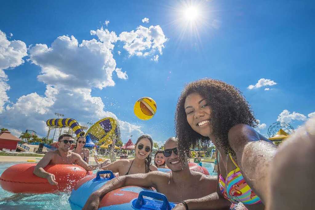 Onda de calor combina com promoção do Wet'n Wild