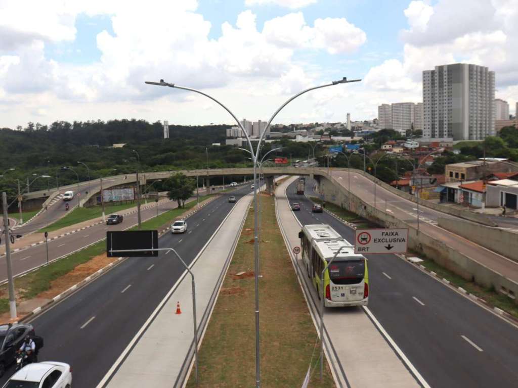 Motoristas já receberam mais de 3 mil multas em Campinas por uso irregular de faixa de ônibus