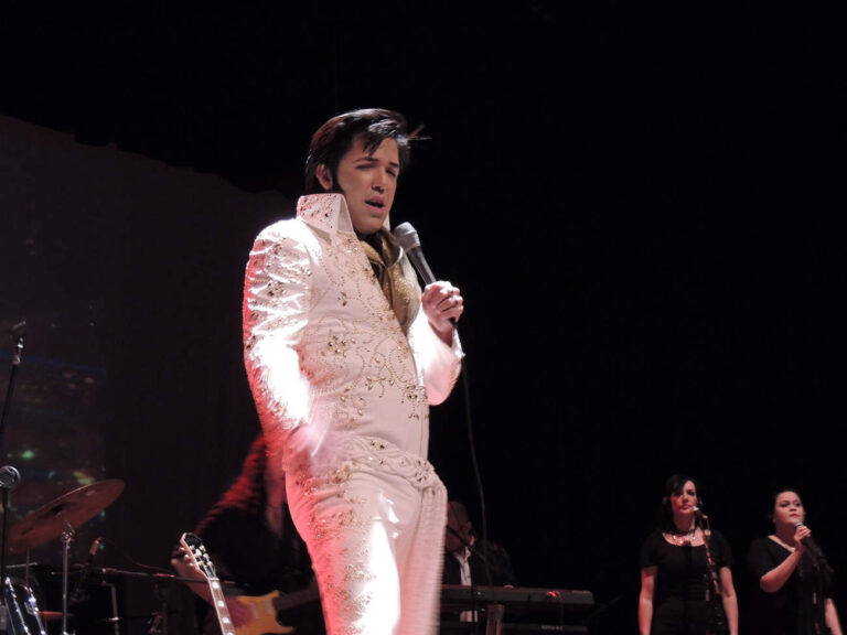 Espetáculo Musical Elvis in Concert será apresentado em Vinhedo